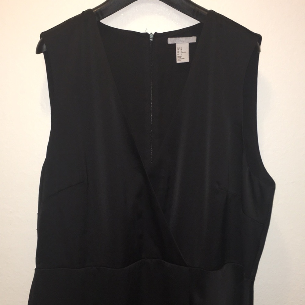 H&M Ruffled Satin Effect Dress - Picture 2 of 11